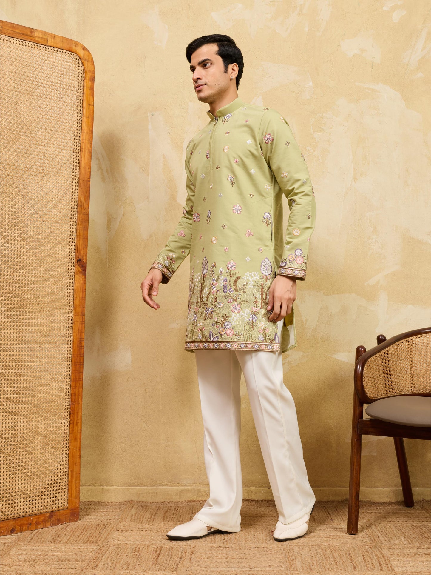 THE SIGNATURE KURTA WITH BOTTOM