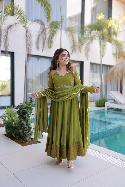 Mul Chanderi Kurti Pant Dupatta Set