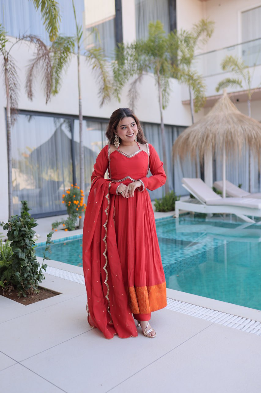 Mul Chanderi Kurti Pant Dupatta Set