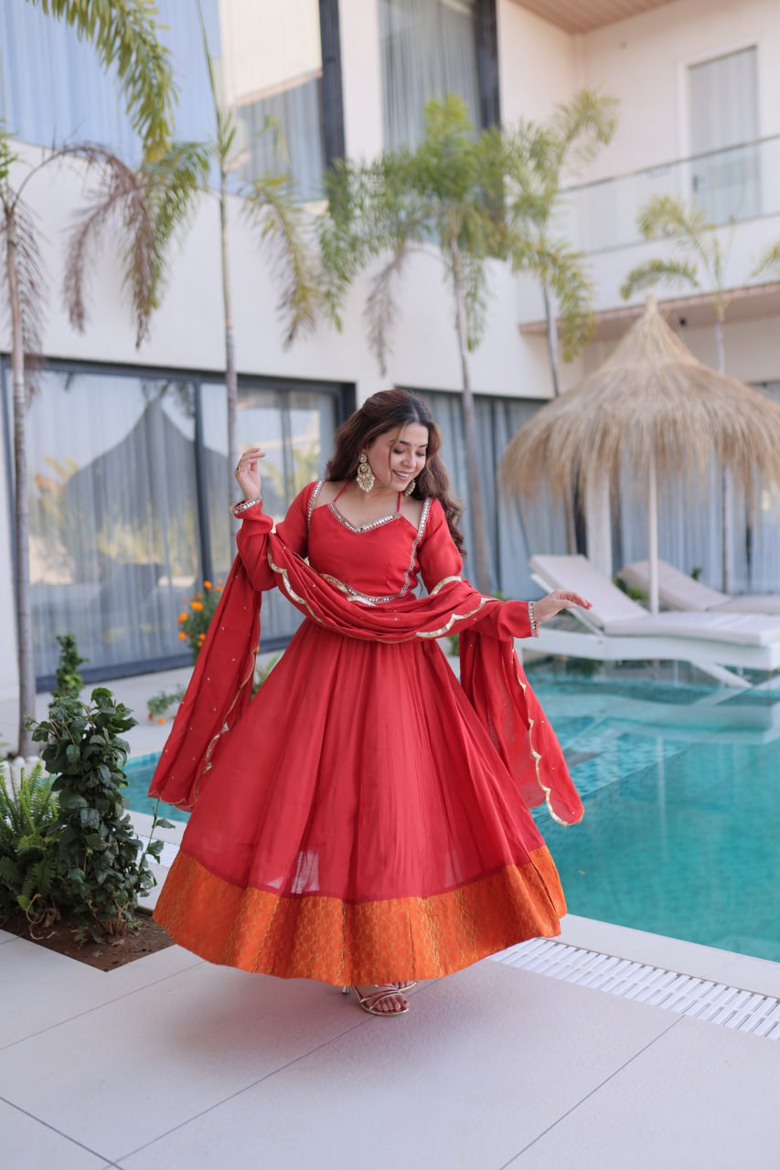 Mul Chanderi Kurti Pant Dupatta Set