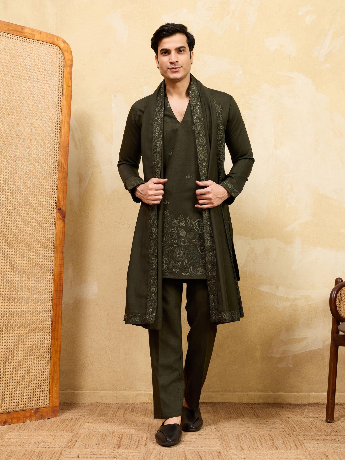 THE GRAND V DRAPE - KURTA PANT WITH DUPATTA