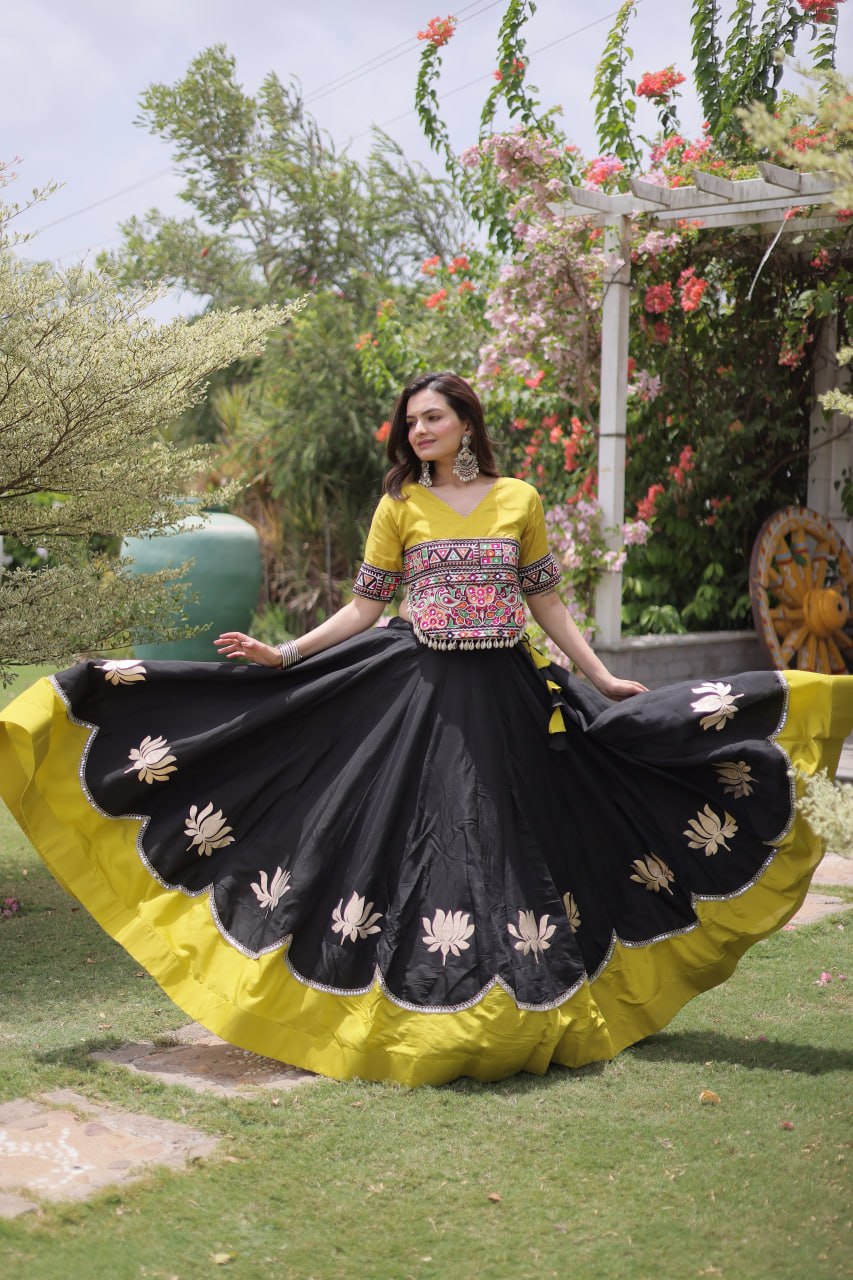 Crop Top Outfit For Navratri Garba's