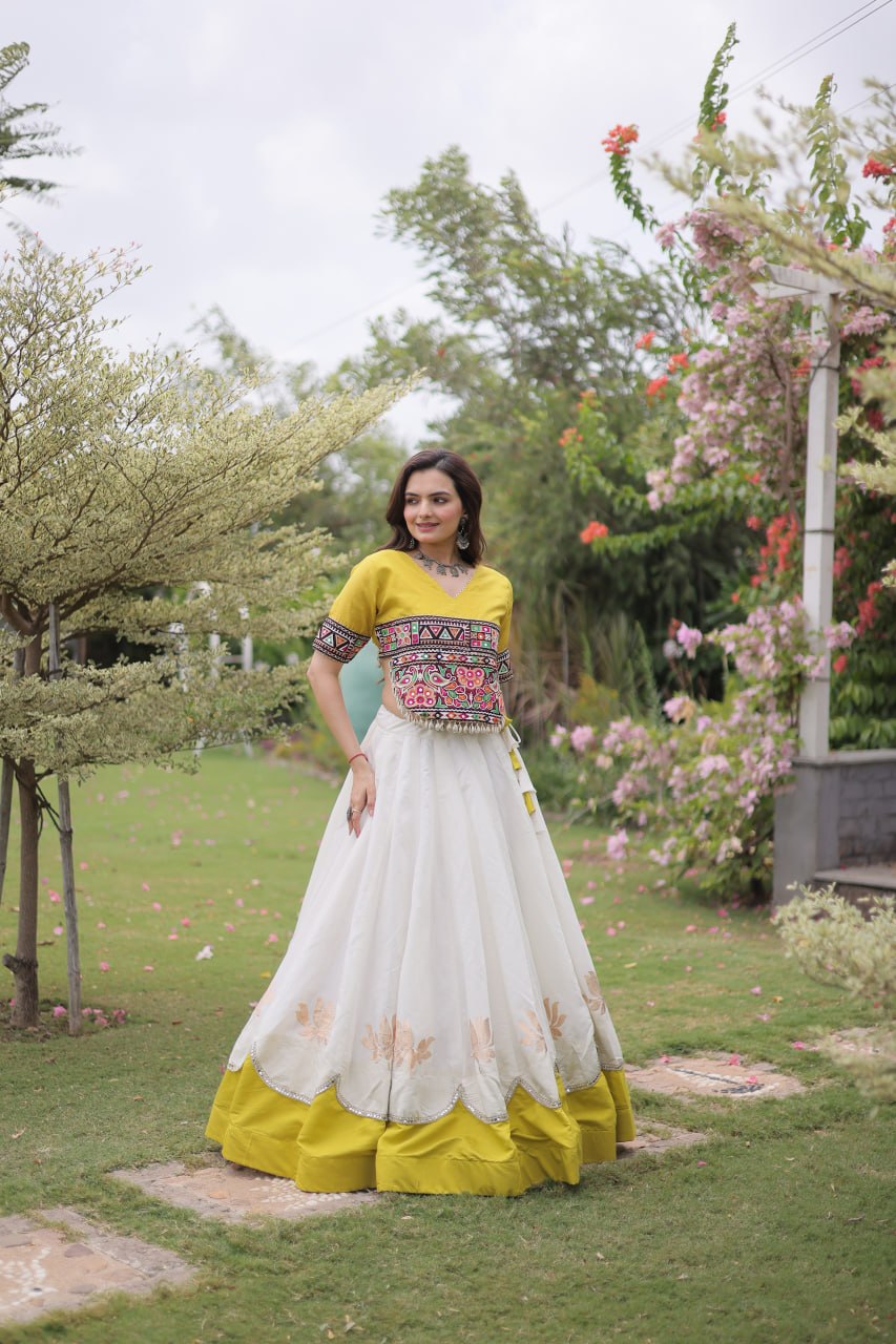 Crop Top Outfit For Navratri Garba's