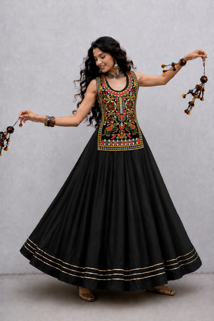 Navratri Special Gamthi Outfit