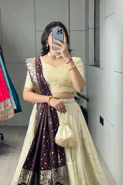 Paithani Lehenga Choli With Batwa