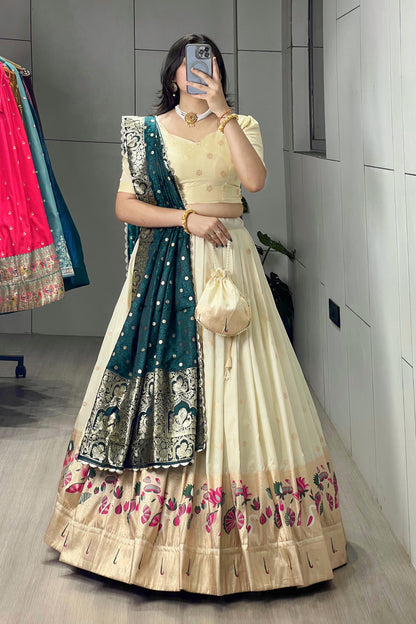 Paithani Lehenga Choli With Batwa