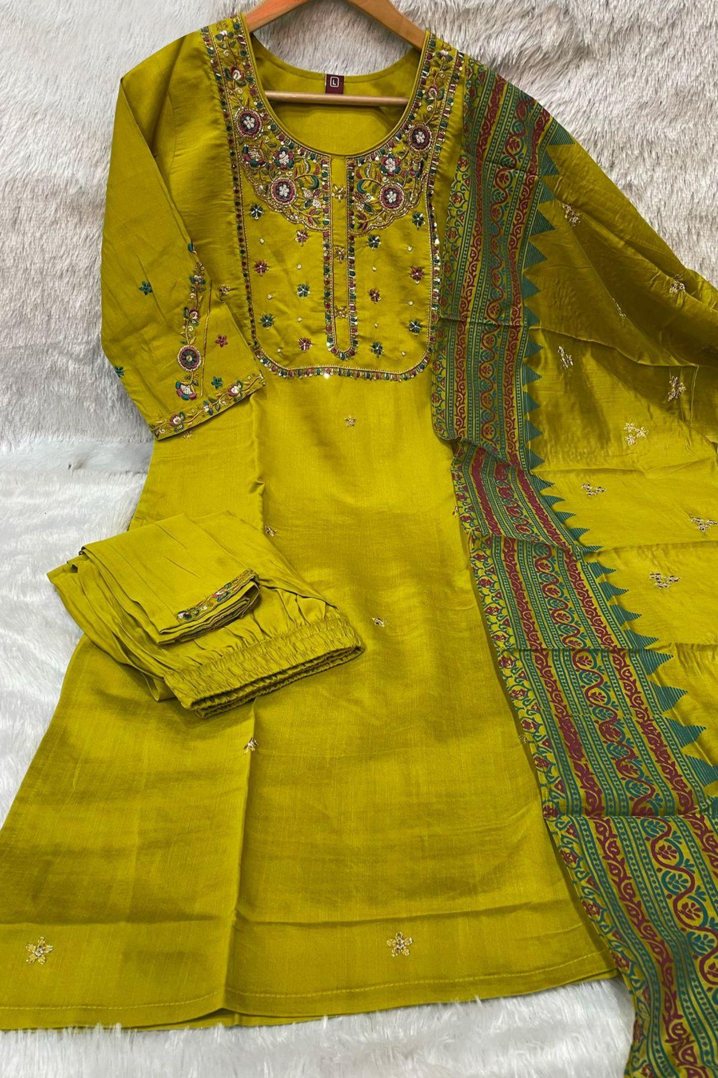 Elegant & Festive Kurti Set