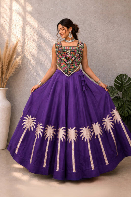 Trendy Roman Navratri Nights