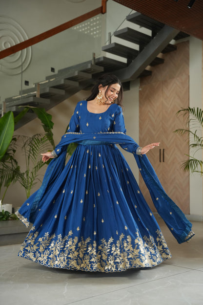Chinnon Embroiderd Gown Set