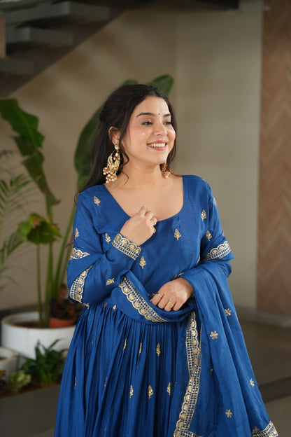Chinnon Embroiderd Gown Set