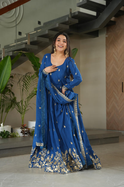 Chinnon Embroiderd Gown Set