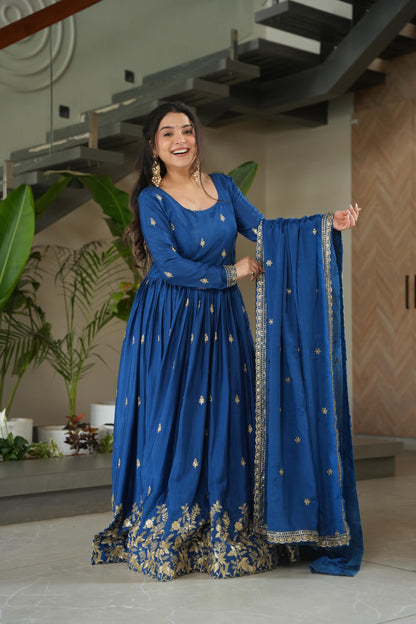 Chinnon Embroiderd Gown Set