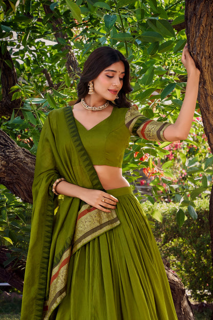 A Tale of Royalty, Woven in Chanderi and Zari