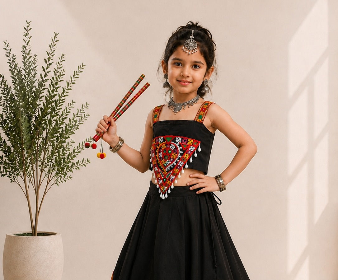 Exclusive Kids Gamthi Work Choli