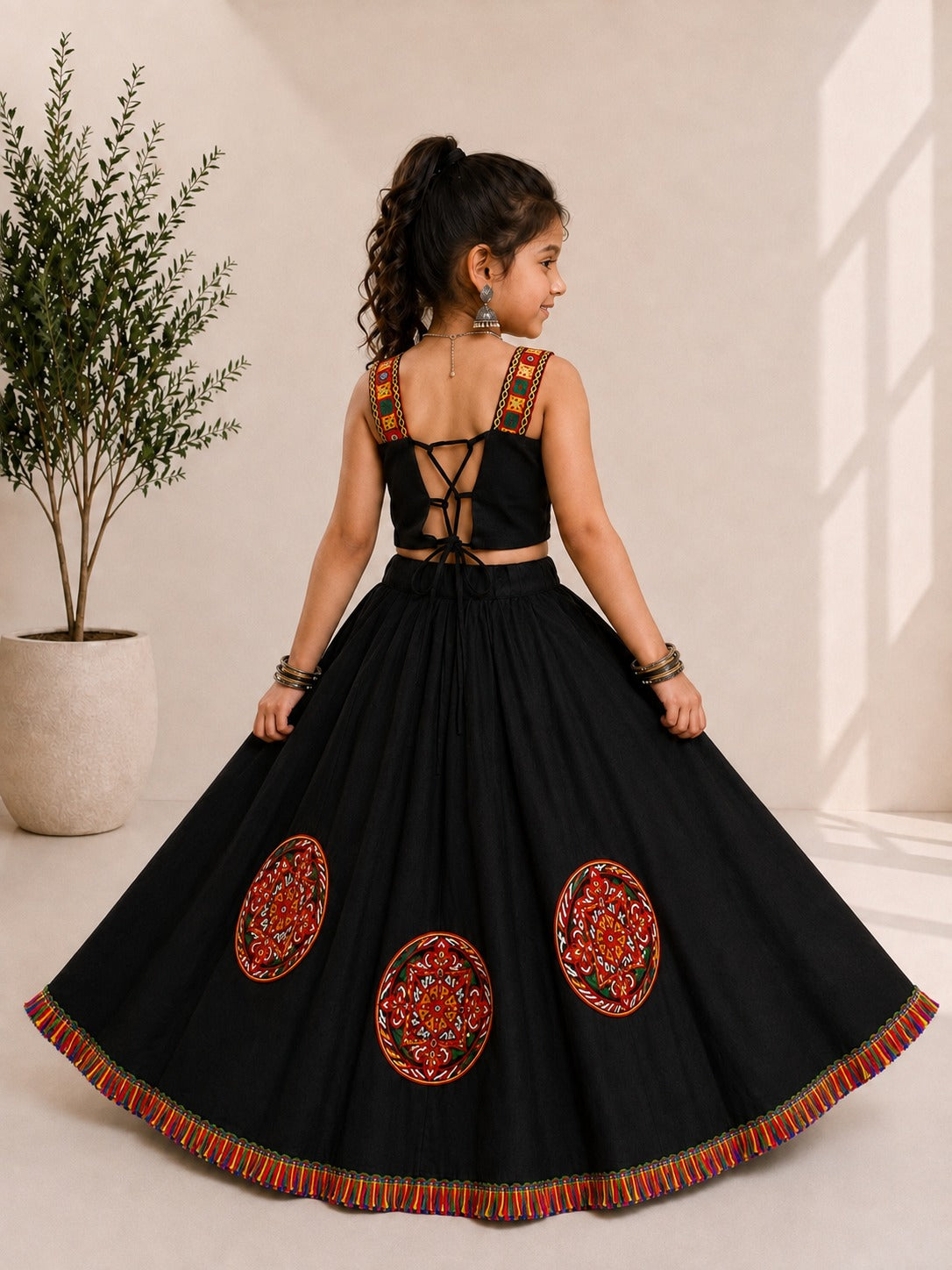 Exclusive Kids Gamthi Work Choli